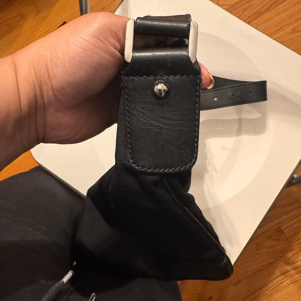 Gucci Black Men's Sling Bag - Picture 8 of 15